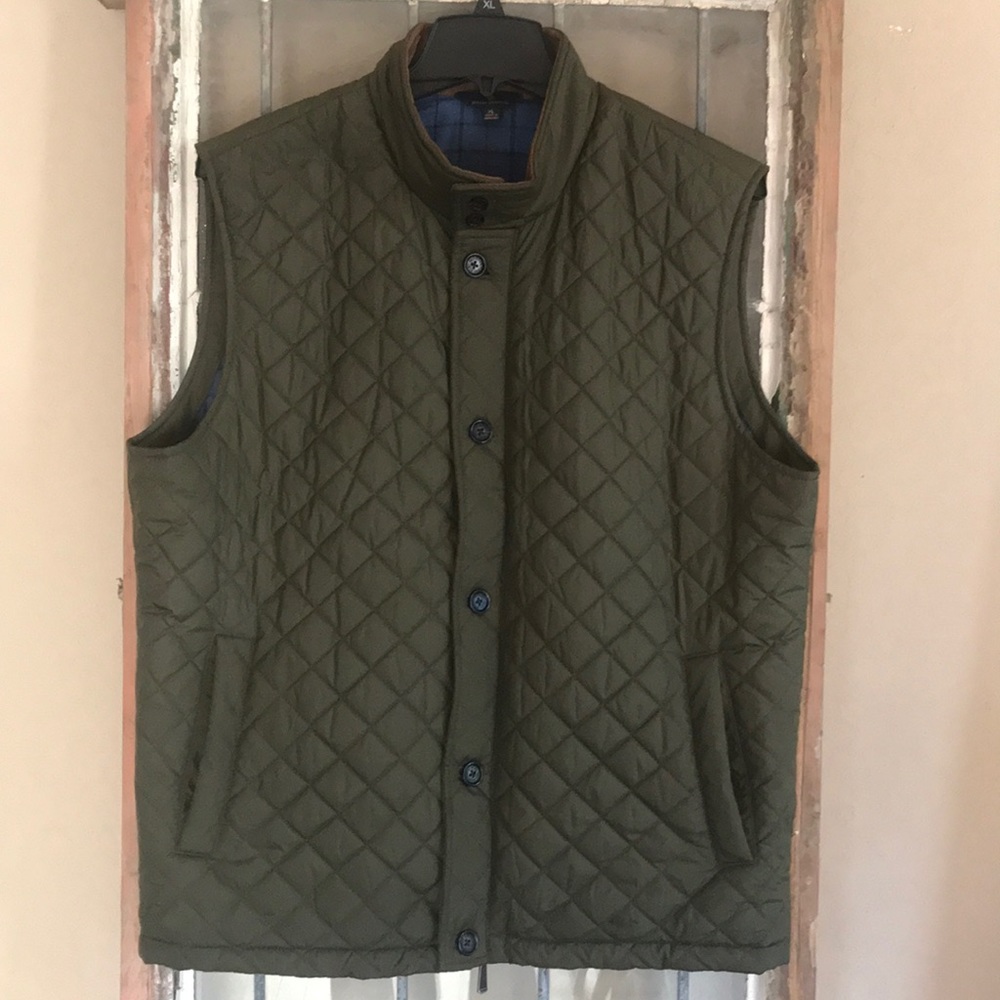 Brooks Brothers diamond quilted XL  vest.